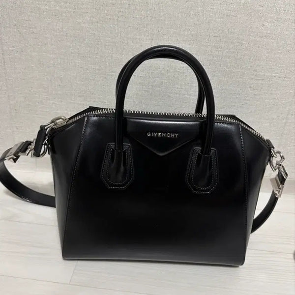 [BUNJANG] Givenchy Antigona Medium Black Shoulder Bag / 지방시 안티고나 블랙 미디움 숄더백