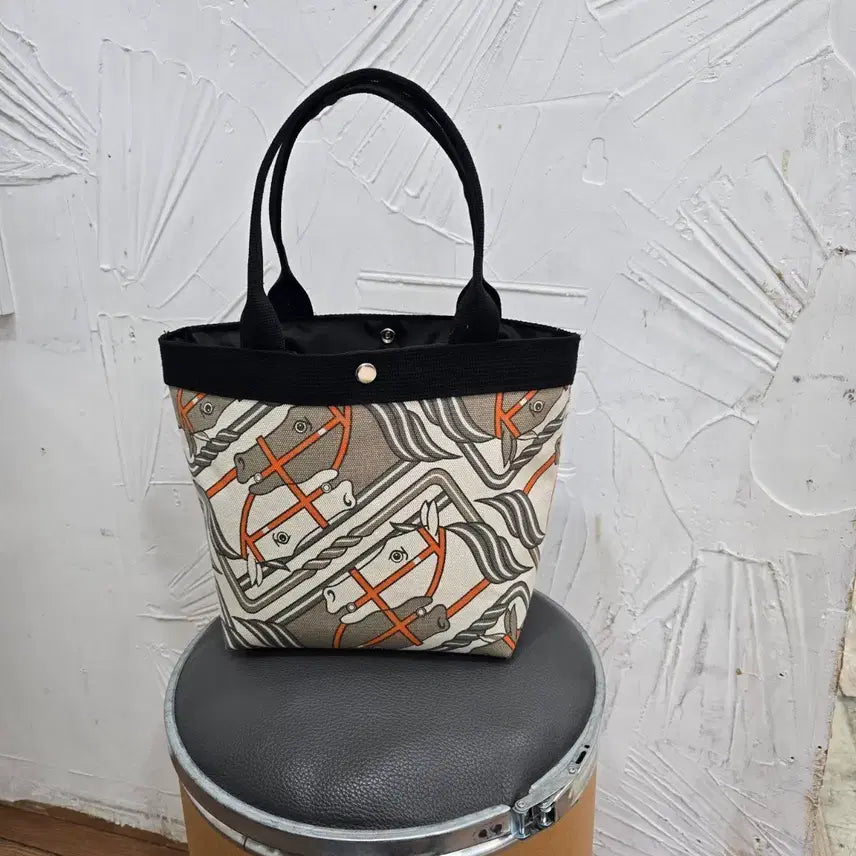 [BUNJANG] Horse Print Tote Bag / 프린트 토트백