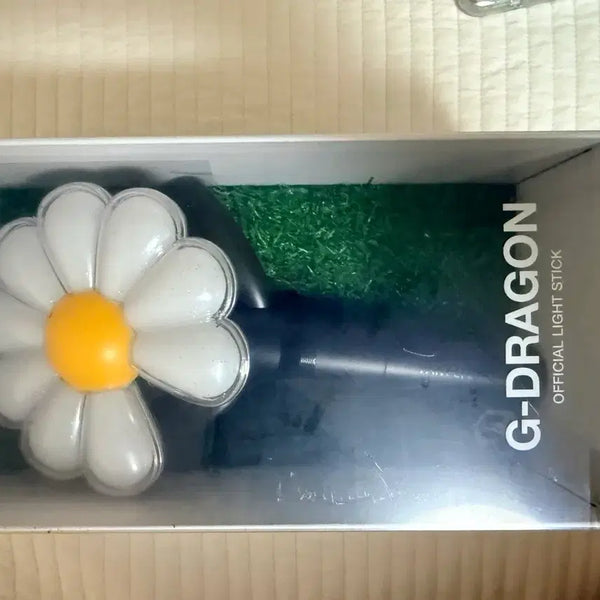 [BUNJANG] G-Dragon Big Bang Concert Official Light Stick / 지드래곤 응원봉 빅뱅콘서트 (거의새것)