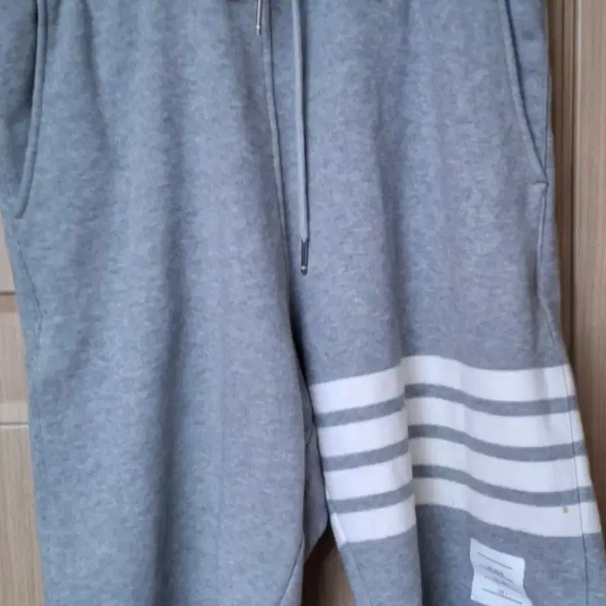 [BUNJANG] Thom Browne Four-Bar Sweatshorts Grey / 톰브라운 4선 반바지 그레이