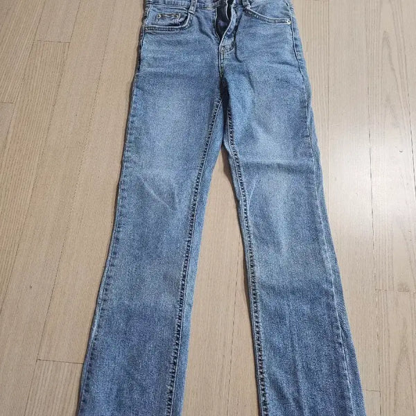 [BUNJANG] Skinny Fit Jeans (Size S) / 스키니핏 청바지.(s사이즈. 텍만 뗀 새제품)