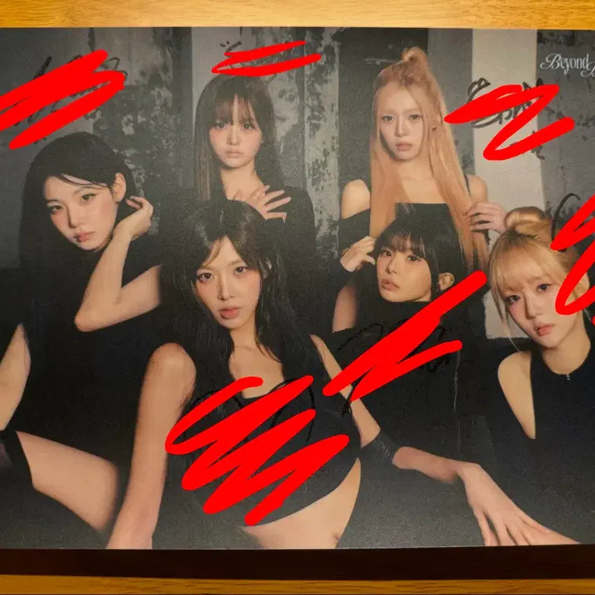 [BUNJANG] tripleS MISSONGHS Lucky Draw Signed Poster / 탈덕처분)트리플에스 미소녀즈 팝업 럭드 싸인 포스터