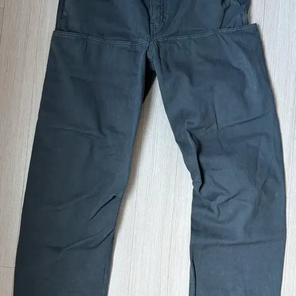 [BUNJANG] Yeezy Gap Engineered by Balenciaga Satin Cargo Pants Dark Green / [32]이지 갭 엔지니어드 바이 발렌시아가 사틴 카고 팬츠 다크 그린