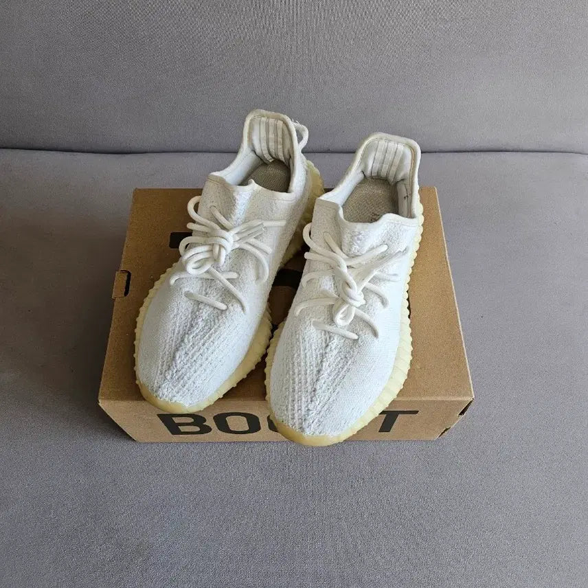 [BUNJANG] Adidas Yeezy Boost 350 V2 Cream White Triple White Sneakers / [255]이지부스트 350v2 크림 화이트 트리플 화이트