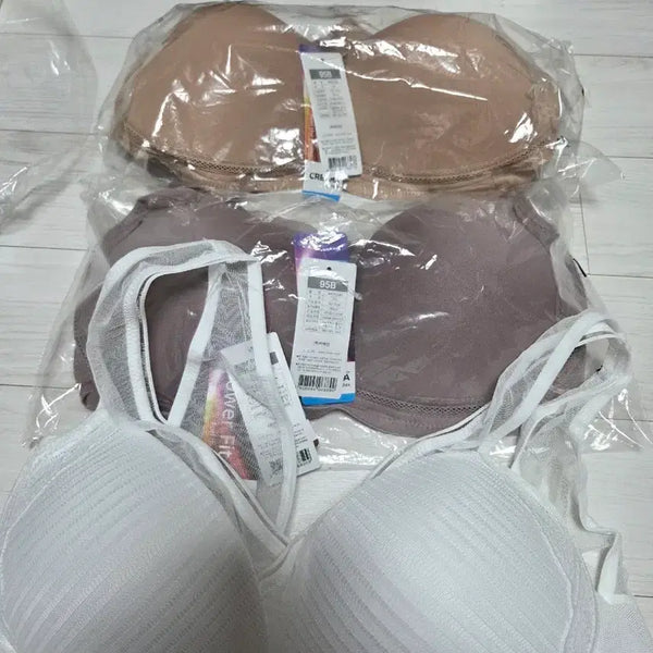 [BUNJANG] Vivienne Skin Fit Bra 3-Piece Set (New with Tags) / 비비안 스킨핏 브래지어 3개 택채새상품