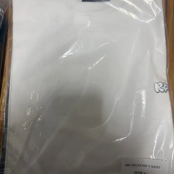 [BUNJANG] Woojunging Merchandise Unsealed Short-Sleeve T-shirt XL / 우정잉 굿즈 미개봉 반팔티셔츠 xl