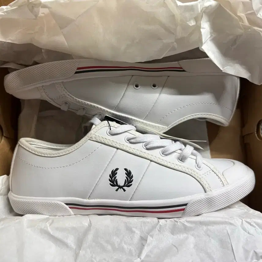 [BUNJANG] Fred Perry 250mm White Sneakers / 프레드페리 250사이즈 스니커즈 화이트 판매.(새상품)