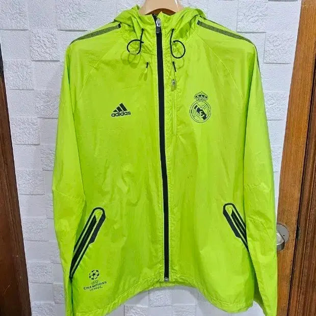 [BUNJANG] Adidas Real Madrid Champions League Windbreaker M / 무배)아디다스 레알마드리드 챔피언스리그 바람막이 형광 M