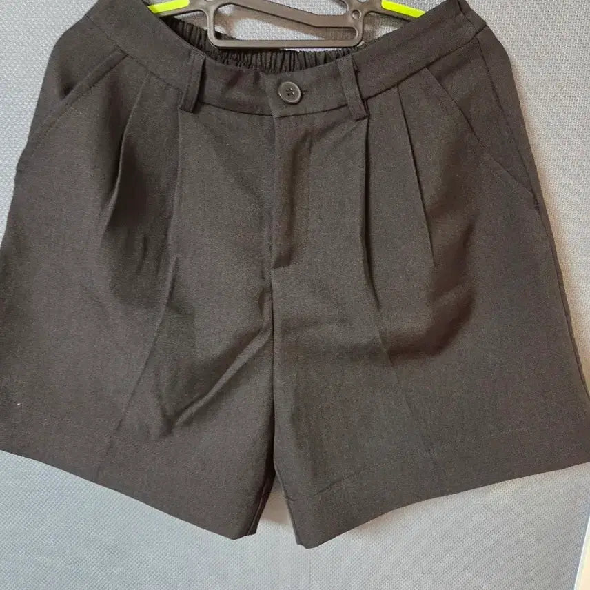 [BUNJANG] Black Pintuck Shorts / 검정색 핀턱 반바지