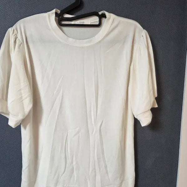 [BUNJANG] Louis Short Sleeve Blouse - Ivory / 루이 반팔 블라우스 아이보리