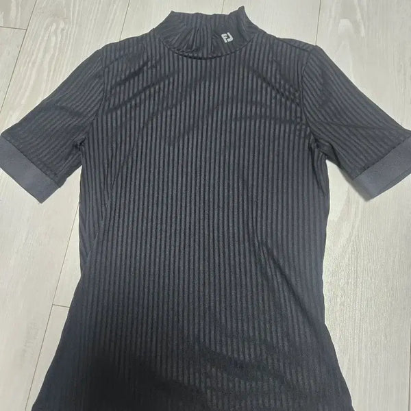 [BUNJANG] FootJoy Short-Sleeve Golf T-Shirt Black / 풋조이90(정품)