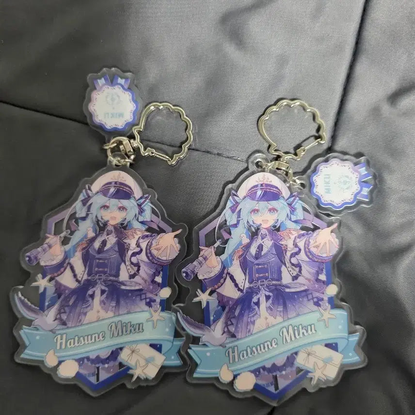 [BUNJANG] Hatsune Miku Acrylic Keychain Set (2 Pieces) / 하츠네 미쿠 아크릴 키링 2개 세트 팝니다!!