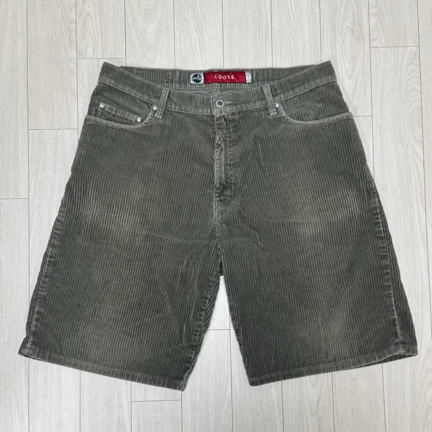 [BUNJANG] Levi's SilverTab Green Corduroy Shorts (90s) / 90s 리바이스 실버탭 그린 코듀로이 쇼츠