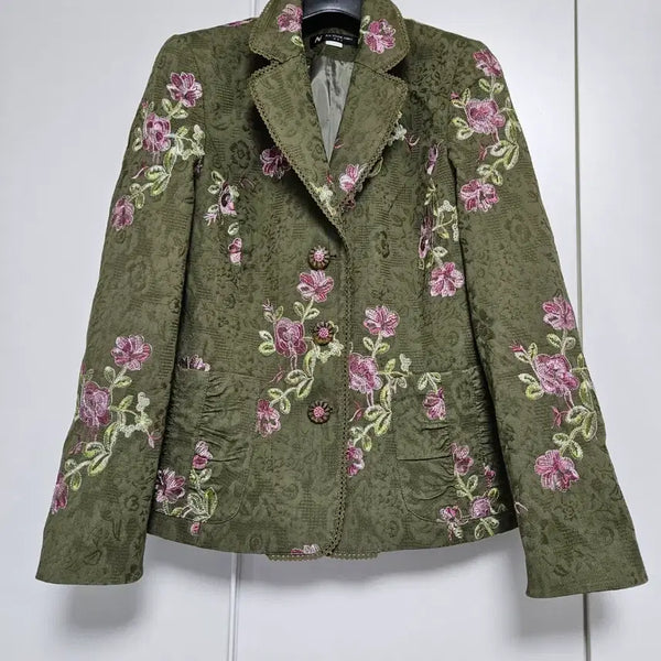 [BUNJANG] AN YOON JUNG Floral Embroidered Jacket / (새상품) 안윤정 플로럴 자수 자켓 (66)