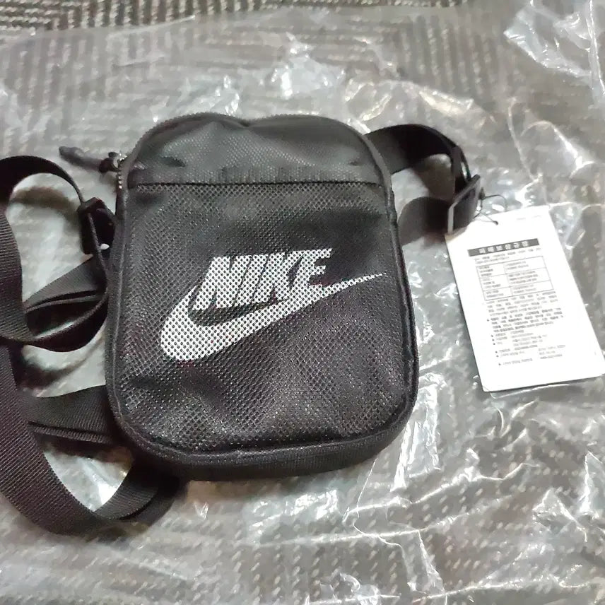 [BUNJANG] Nike Heritage Crossbody Bag / 나이키 헤리티지 스몰 크로스바디백 새제품 BA5871-010