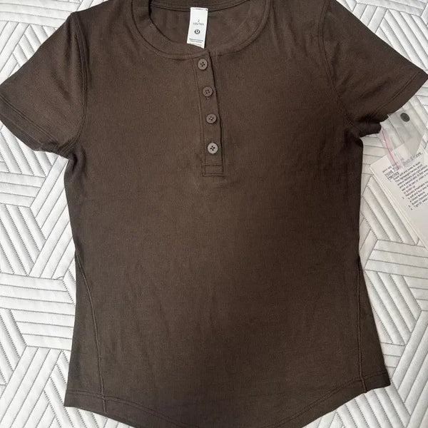 [BUNJANG] Lululemon Hold Tight Short Sleeve Henly Neck Brown Size 2 / 새상품) 룰루레몬 홀드 타이트 반팔 헨리넥 에스프레소 2사이즈