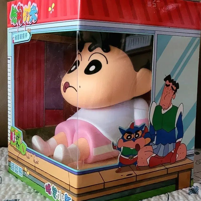 [BUNJANG] Crayon Shin-chan Nohara Shinnosuke Piggy Bank and Phone Stand Figure (Sealed New Product) / 크레용신짱 짱구 저금통 겸 폰 거치대 피규어(미개봉새상품)