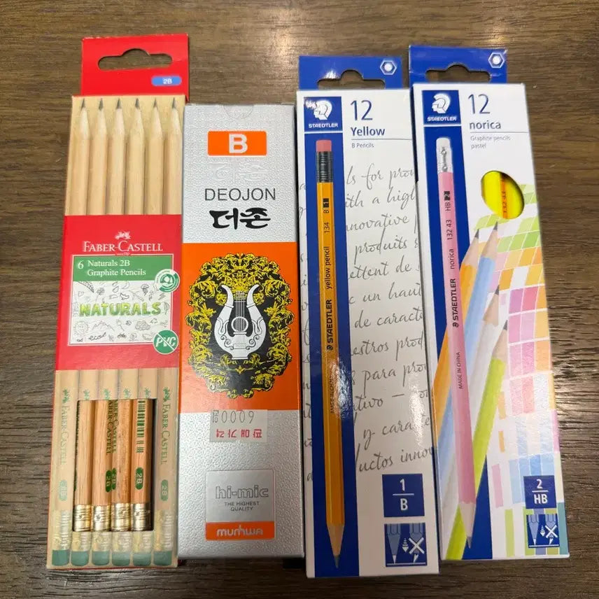 [BUNJANG] Faber-Castell, DONG-A, STAEDTLER Pencil Bundle / 파버카스텔, 더존, 스테들러 연필 32자루 일괄 판매합니다