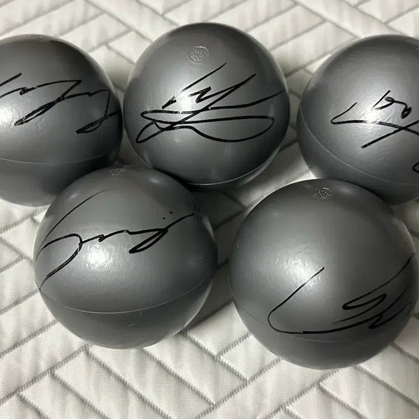 [BUNJANG] fromis_9 2026 Concert Autographed Ball Set / 프로미스나인 2026 앙콘 사인볼 세트