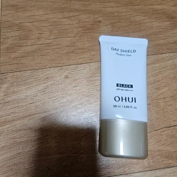 [BUNJANG] Ohui DayShield Perfect Sun Black Sun Cream SPF50+ PA++++ 30ml / 오휘 데이쉴드 퍼펙트 선블랙 선크림 30ml(새상품)