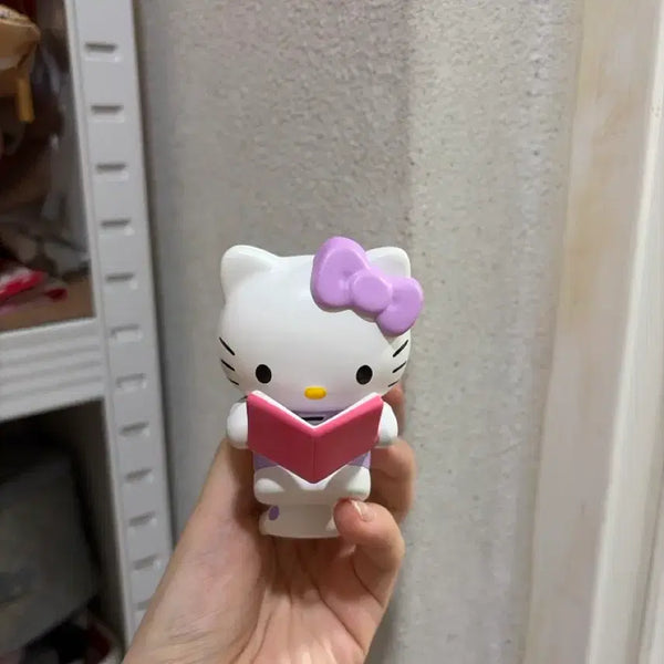 [BUNJANG] Sanrio Hello Kitty Spinning Figure / 산리오 키티 책보는 돌아가는 피규어