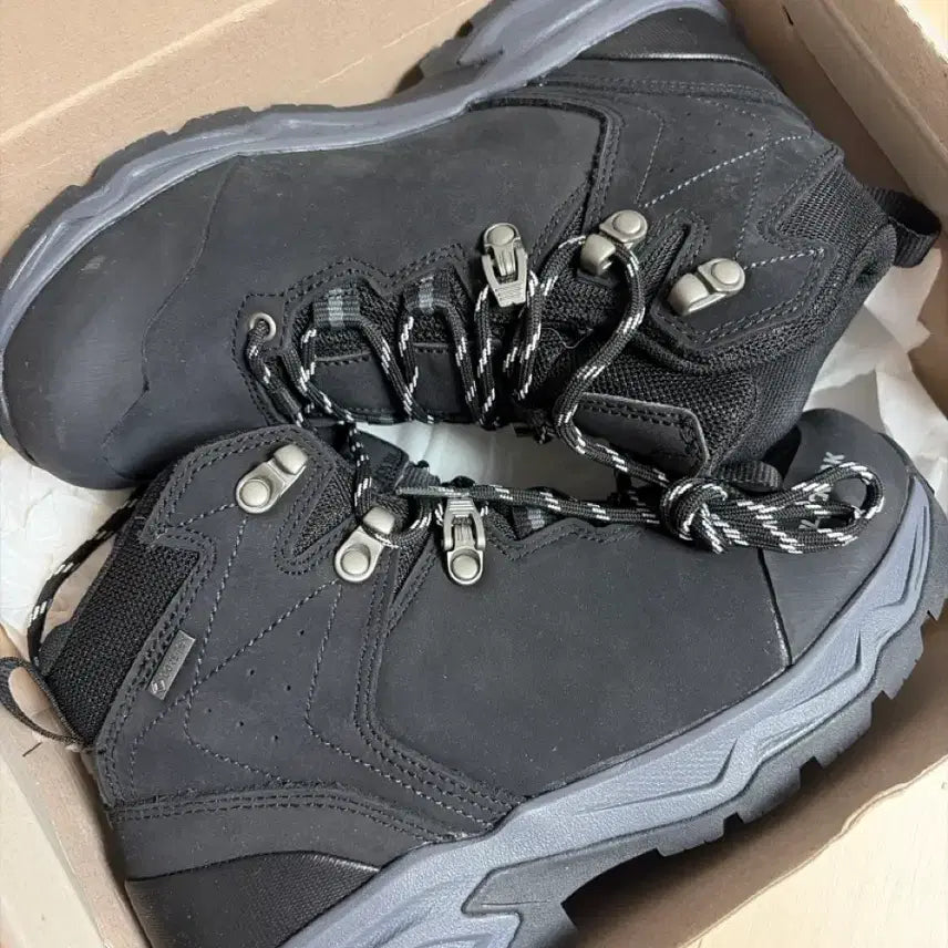 [BUNJANG] Black Yak Gore-Tex Hiking Boots 235mm / 블랙야크 고어텍스 등산화 235mm