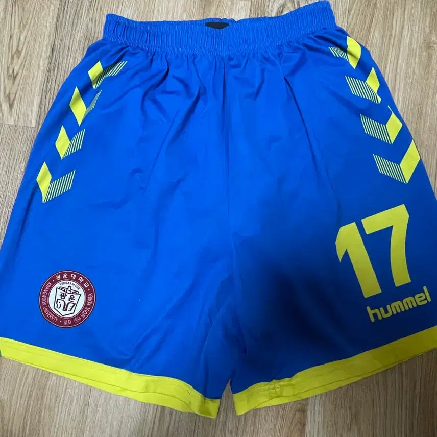 [BUNJANG] Hummel Soccer Team Issued Shorts #17 / 축구부 17번 선수지급용 반바지 험멜