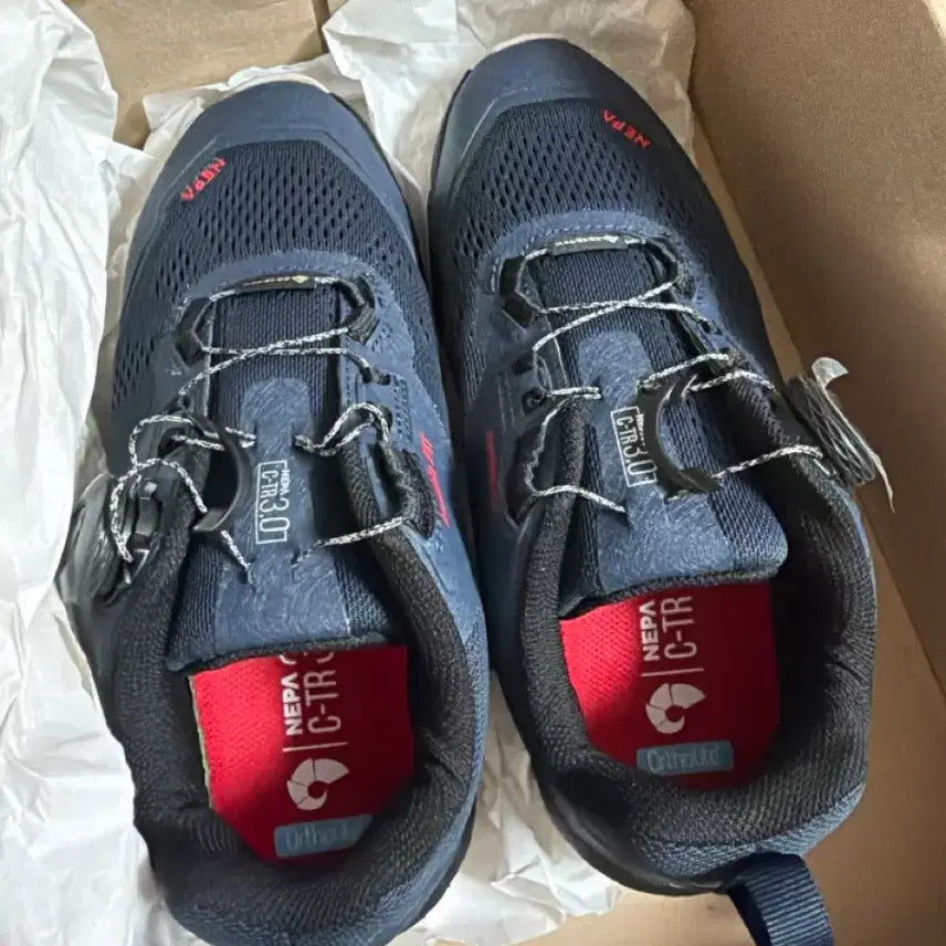 [BUNJANG] Nepa Fly Spirit GTX Hiking Boots Navy / 네파 플라이 스피릿 GTX 등산화 네이비 230