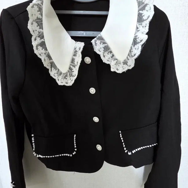 [BUNJANG] Black & White Lace Collar Pearl Detail Jacket Two-Piece Set / (새상품) 블랙 화이트 레이스 카라 진주 장식 자켓 스나계 투피스