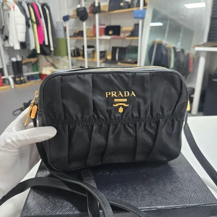 [BUNJANG] Prada Gaufre Crossbody Bag / [정품] 프라다 고프레 크로스백