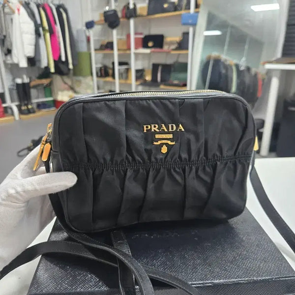 [BUNJANG] Prada Gaufre Crossbody Bag / [정품] 프라다 고프레 크로스백