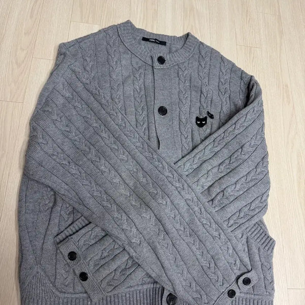 [BUNJANG] Ziziro Twin Panther Round Neck Cardigan / 지제로 트윈팬서 라운드넥 가디건