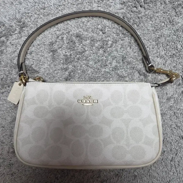 [BUNJANG] Coach Nolita 19 Signature Canvas Tote Bag White / 코치 노리타19 시그니처 캔버스 화이트