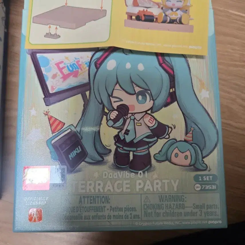 [BUNJANG] Hatsune Miku DaaVibe01 Terrace Party Figure with Kagamine Rin (Unsealed) / [단순개봉]하츠네미쿠 DaaVibe01 테라스 파티 피규어(카가미네 린]