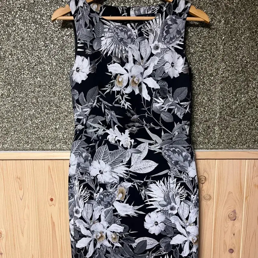 [BUNJANG] NAMU Floral Sleeveless H-Line Dress / (55)NAMU 플로럴 민소매 여성 원피스