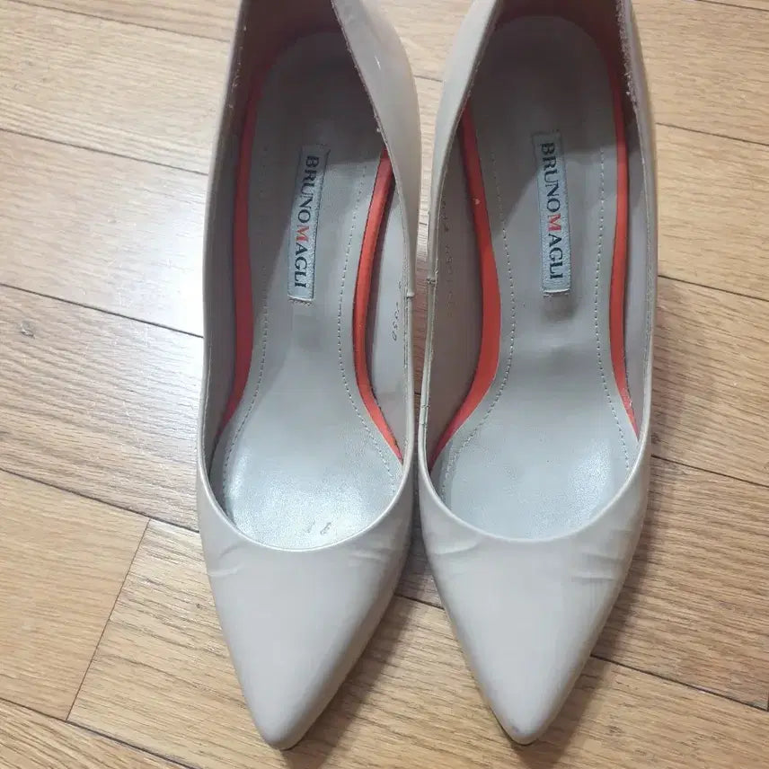 [BUNJANG] Bruno Magli Beige Pumps Heel / 브루노말리 베이지 펌프스힐235