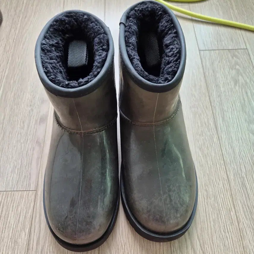 [BUNJANG] UGG 230 Black Clear Rain Boots / 어그230 블랙 클리어 레인부츠
