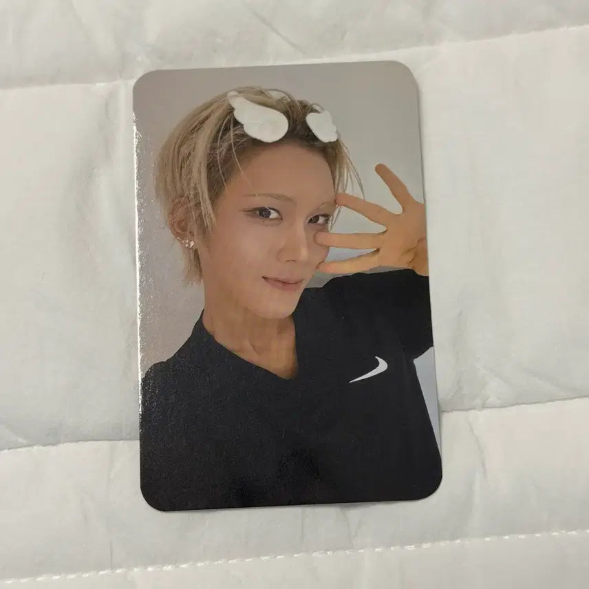 [BUNJANG] XLOV Showcase Rising Star Hyun Photocard (Angel Ver.) / 엑스러브 XLOV 쇼케이스 라이징스타 현 미공포(천사ver.)