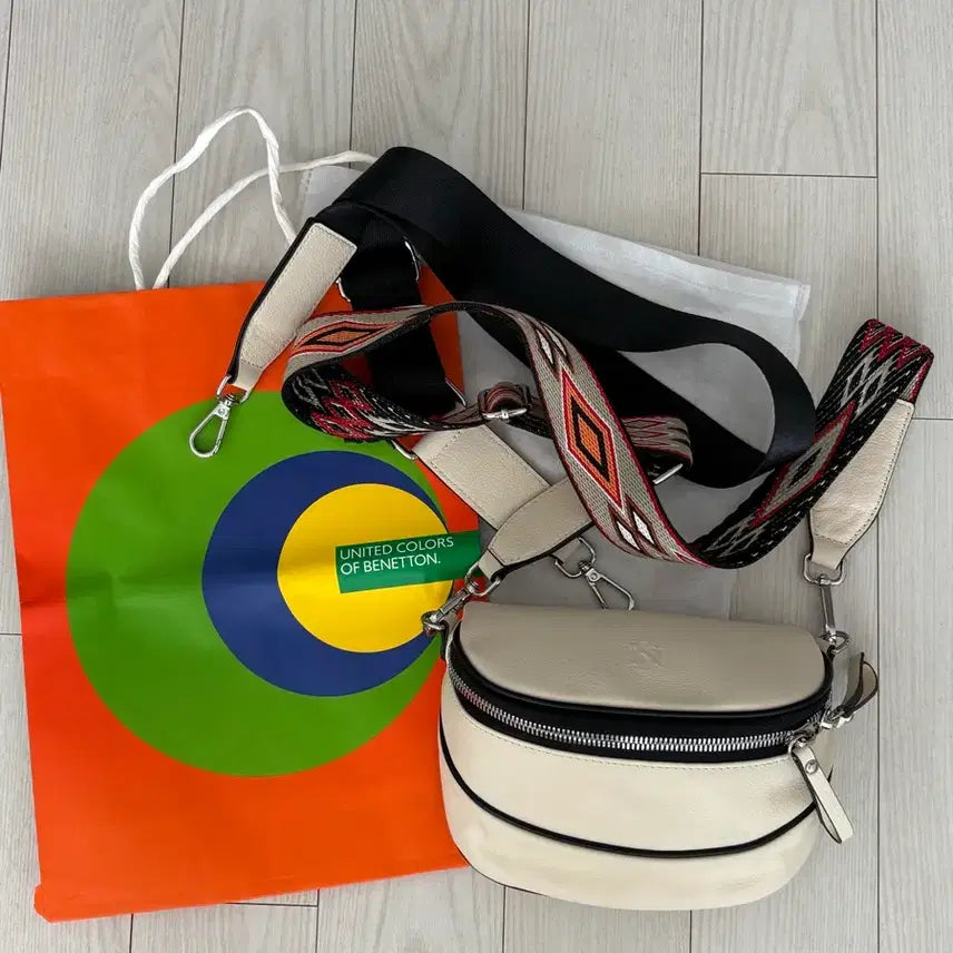 [BUNJANG] Benetton Jacquard Cross Bag / 베네통 자가드 크로스백