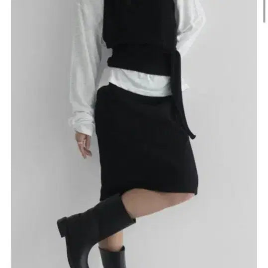 [BUNJANG] Manique Netri Halter Wrap Sleeveless Top / 매니크 네트리 홀터 랩 슬리브리스