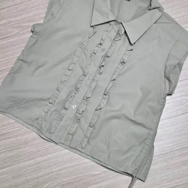 [BUNJANG] Sleeveless Blouse - New / 캡소매 블라우스 새제품(운포)