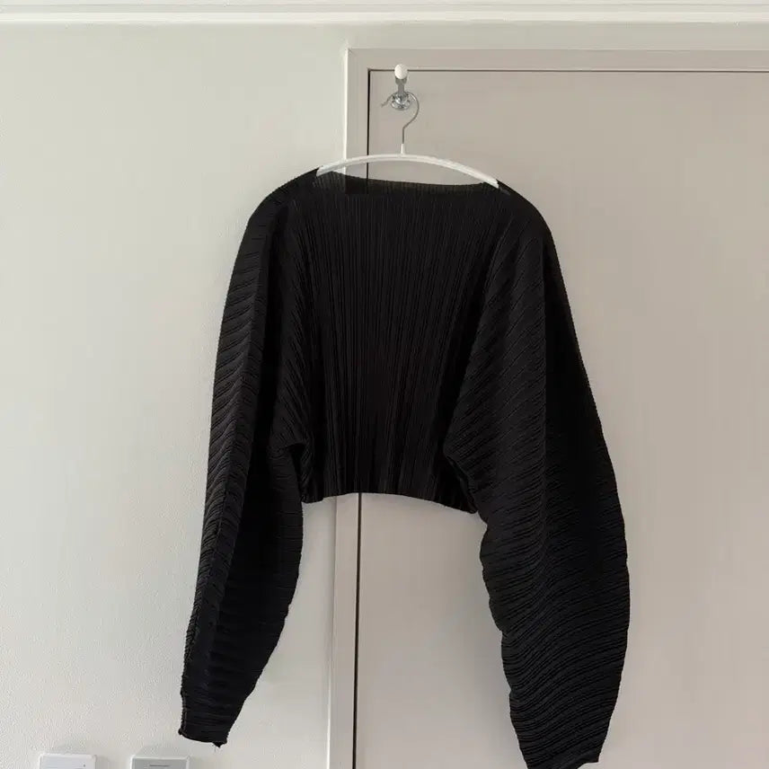 [BUNJANG] Persona Pleated Blouse / 페르소나 제작 플라츠 블라우스