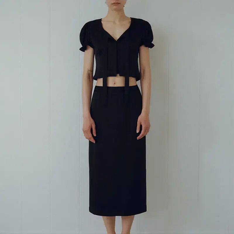 [BUNJANG] Overdue Flare Stripe Jacquard Crop Blouse Black / [2] 오버듀플레어 스트라이프 자카드 크롭 블라우스 블랙
