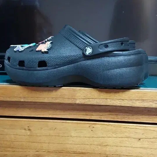 [BUNJANG] Crocs Classic Platform Sandals Women's US W9 / 크록스 정품 클래식 여성샌들.W9.260