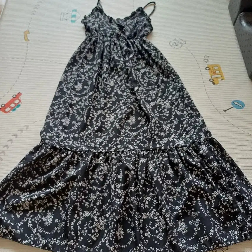[BUNJANG] Floral Maxi Dress with Thin Straps and Frill Detail / 플로럴 맥시 원피스