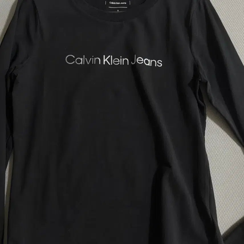 [BUNJANG] Calvin Klein Women's Long Sleeve T-Shirt Black S / 캘빈클라인 여성 긴팔 티셔츠 블랙 s 25년 제품