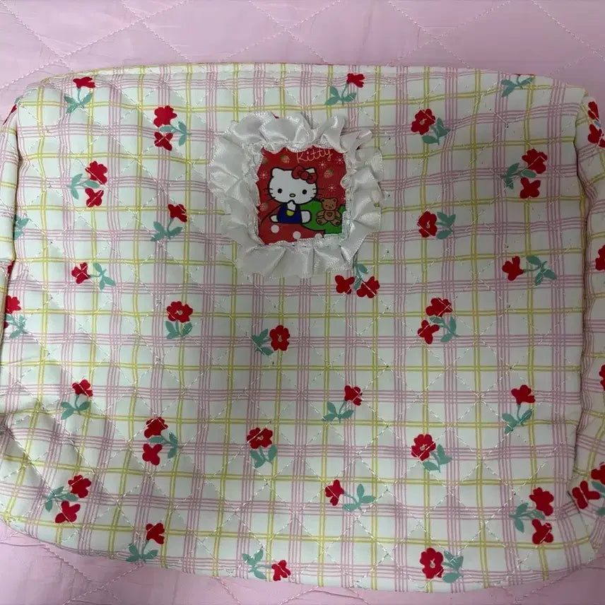 [BUNJANG] Hello Kitty Large Travel Pouch / 키티 대형 여행용 파우치
