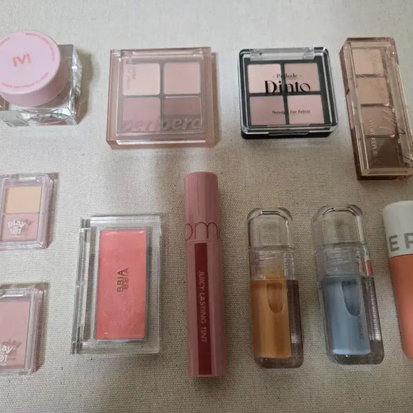 [BUNJANG] Bundle Set of 11 Makeup Items: Cream Blusher, Eyeshadow Palettes, Lip Tints & Toppers / 메이크업 섀도우, 치크, 립 11종 일괄 판매