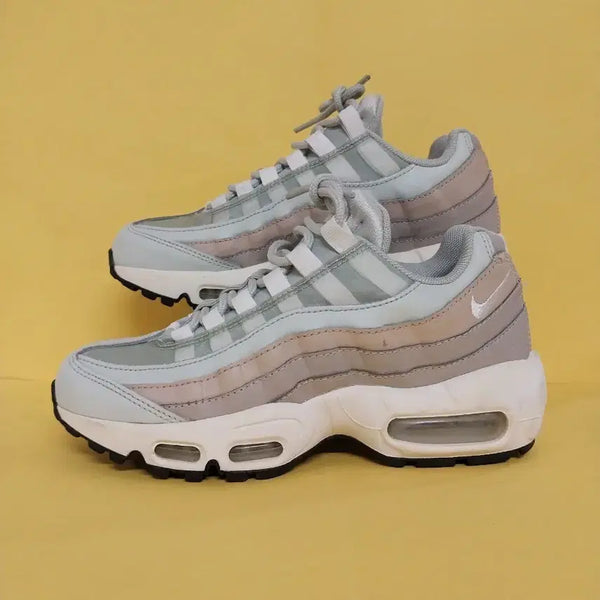 [BUNJANG] Nike Air Max 95 Women's Sneakers (225mm) / 여성 나이키 운동화 (225)