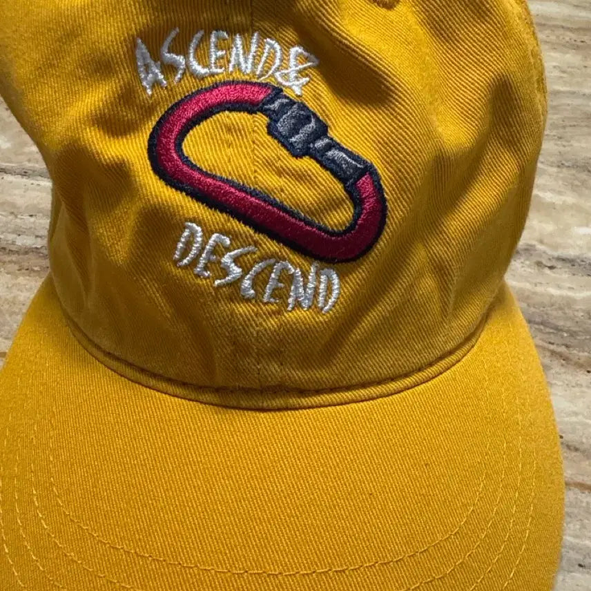 [BUNJANG] National Geographic Carabiner Embroidered Yellow Ball Cap / 내셔널 지오그래픽 카라비너 자수 옐로우 볼캡